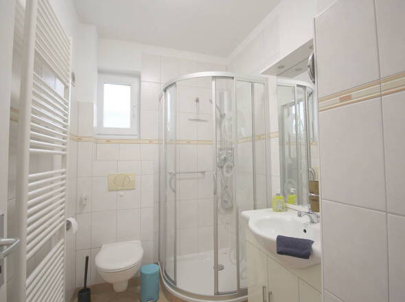 Modernes Duschbad EG