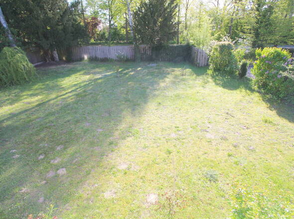Terrassenblick in den großen Garten