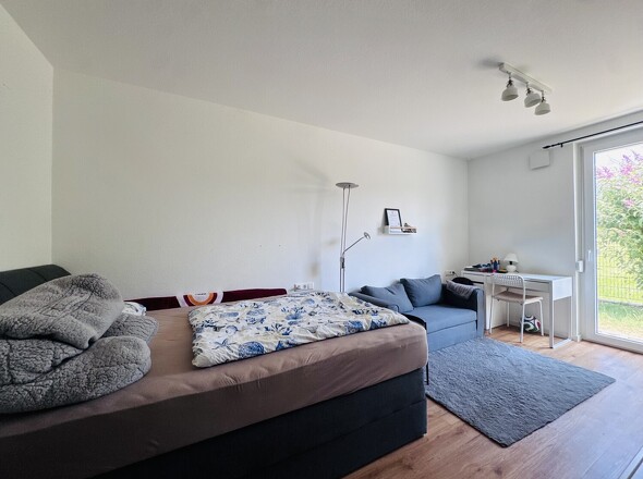 Schlafzimmer 1