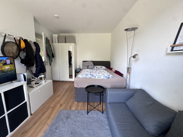Schlafzimmer 1 aktuell_Ansicht zur Türe