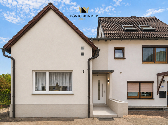 KI-Visualisierung - Haus Straßenansicht
