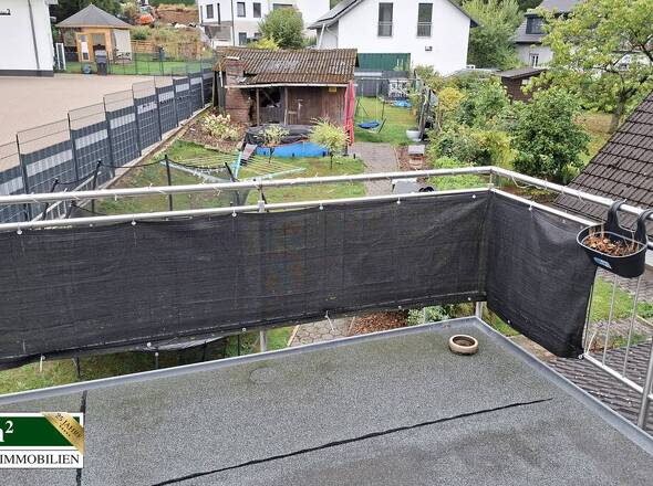 Balkon mit Blick in den Garten