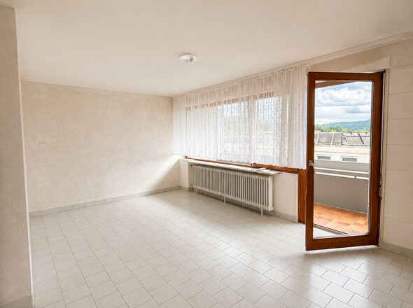OG Zimmer 3 mit Ausgang auf Balkon OG
