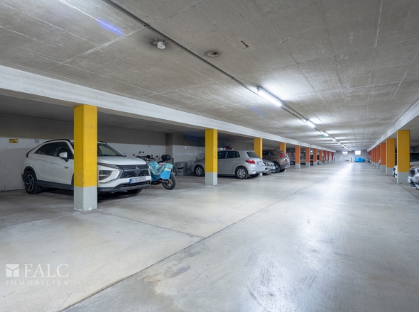 Tiefgarage mit Stellplatz