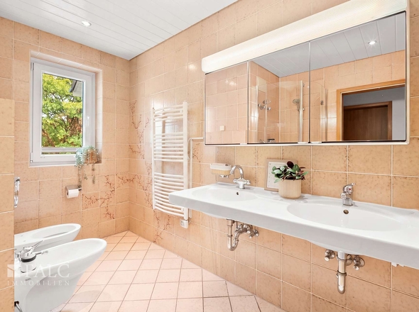 Badezimmer 1.OG
