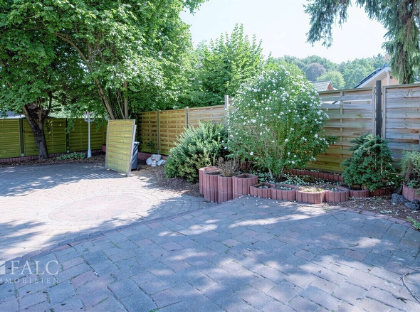 Gartenterrasse - (KI generiert)