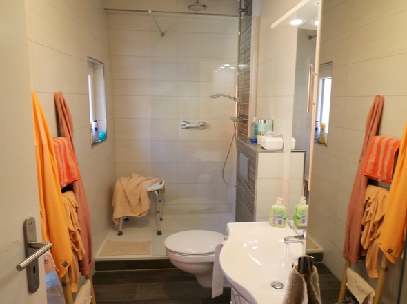 Bad mit Dusche