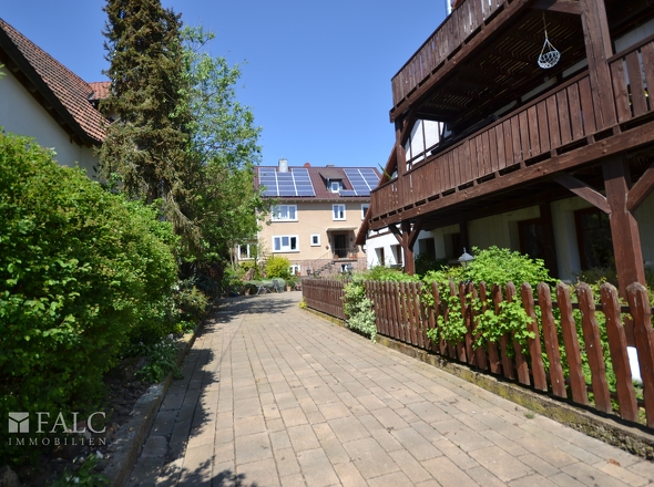 Einfahrt zum Haus Nr. 2