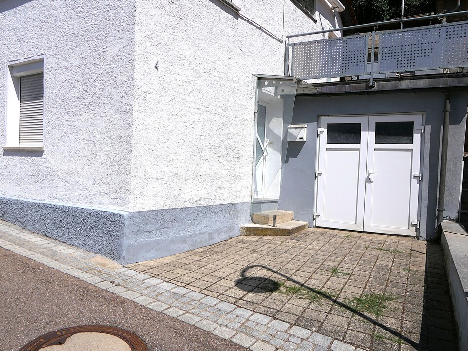 Einfahrt und Hauseingang