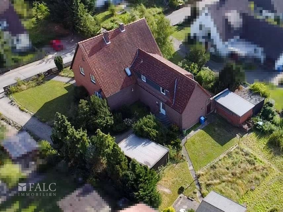 Ein-/ Zweifamilienhaus Hinten