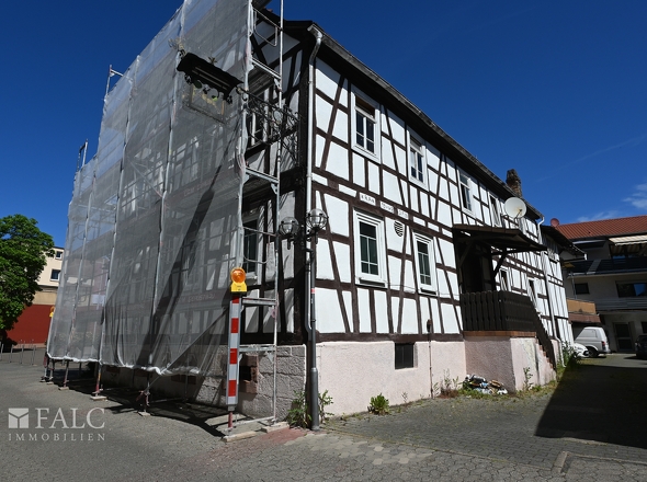 Wohn- + Geschäftshaus