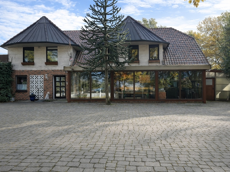 vorne Haus