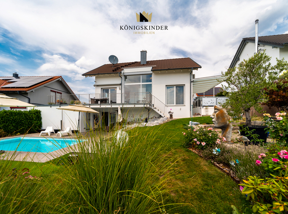 Gartenanlage mit Pool