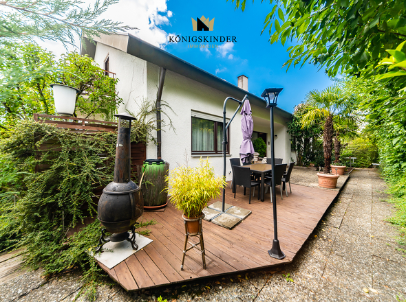 Eingang Haus mit Terrasse
