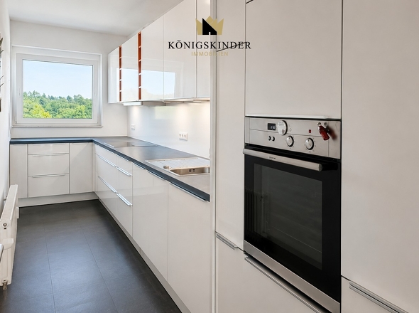 Modern, gepflegt und funktional – eine Küche, in der Kochen Freude macht.