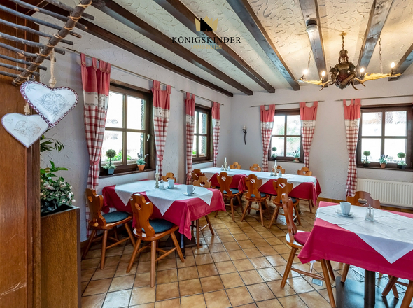 aktuell Gaststätte/ künftig Wohn- und Esszimmer