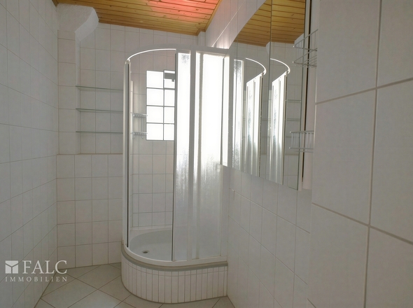 1.OG-rchts-Badezimmer - (KI generiert)
