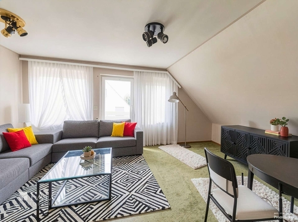 Wohnzimmer OG - Einrichtungsbeispiel (KI generiert) 