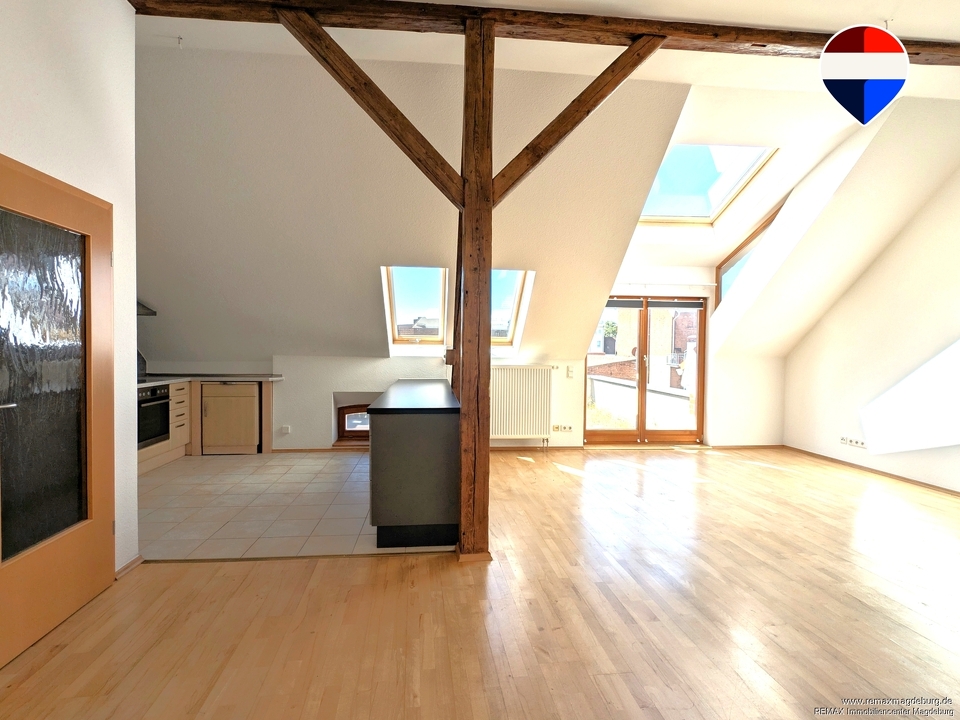 offenes Wohnzimmer mit Küche