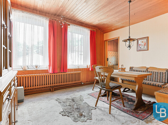 Zimmer im DG mit Zugang ...