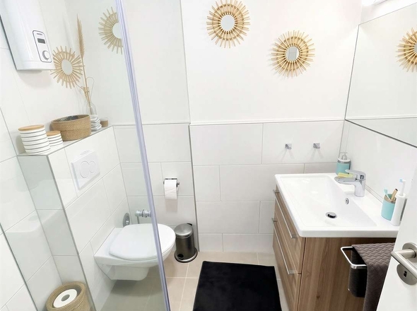 1. Etage rechts Badezimmer