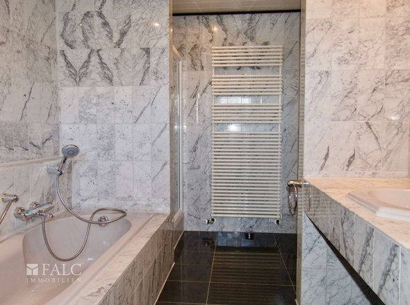 Wohnung 1: Badezimmer