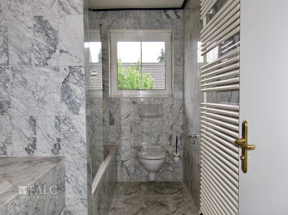 Wohnung 2: Badezimmer
