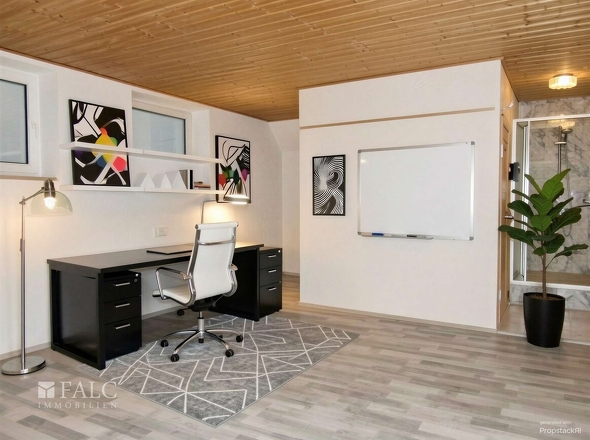 KG: Home-Office/Sauna-Dusche, KI bearbeitet