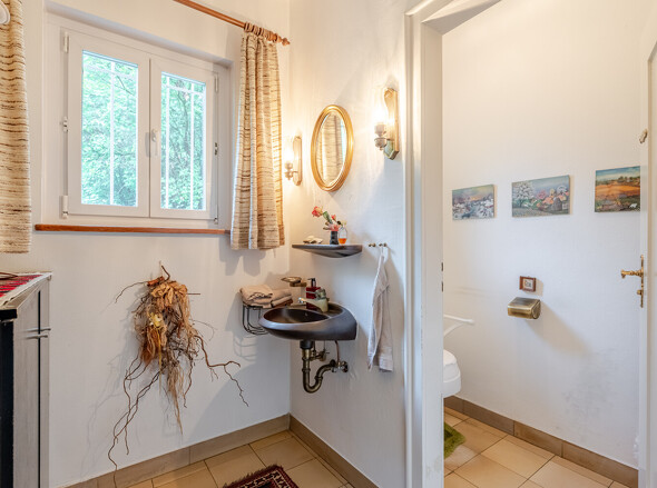 WC mit Waschvorraum EG