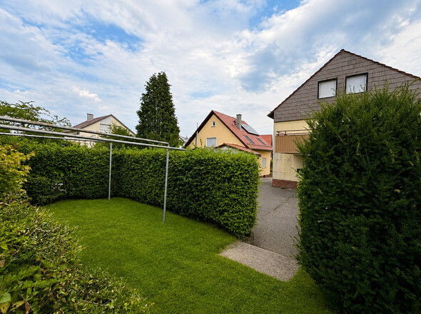 Gartenansicht zum Haus gehörend