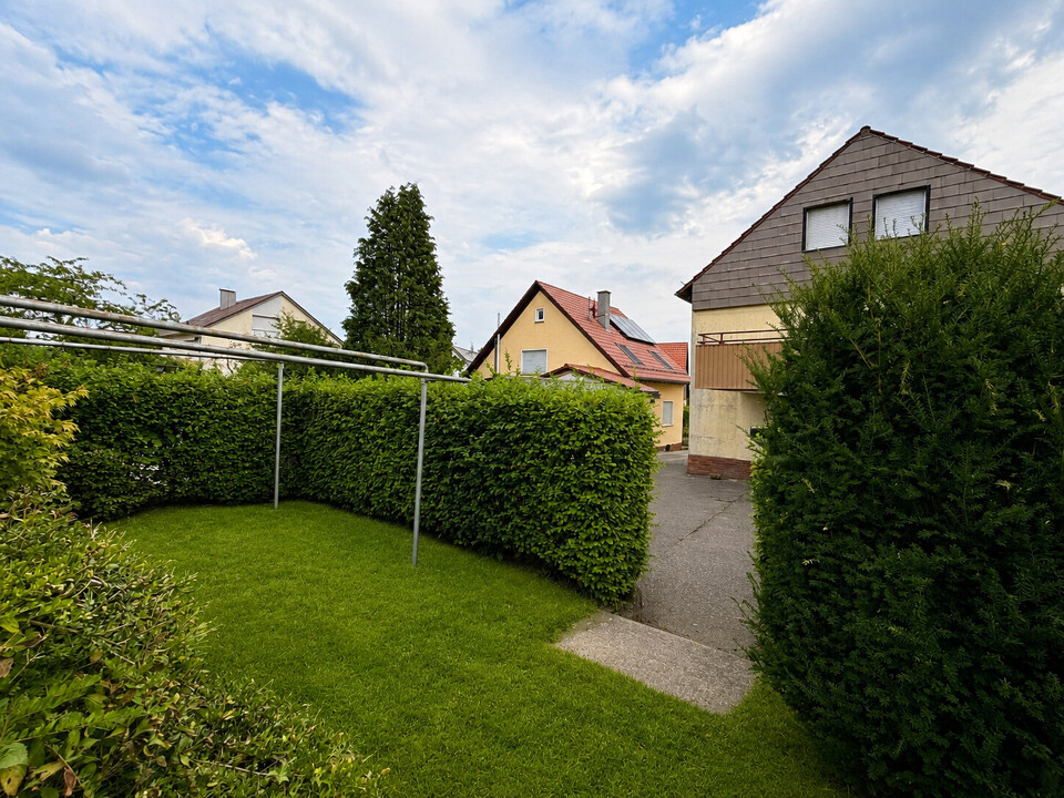 Gartenansicht zum Haus gehörend