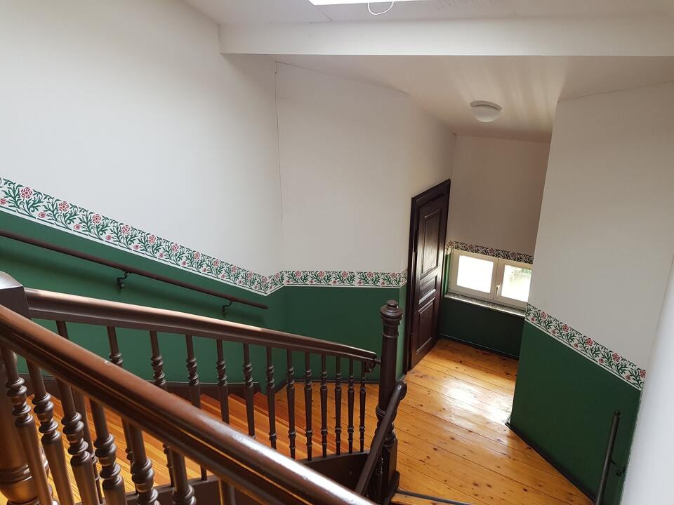 Treppenhaus mit Abstellkammern