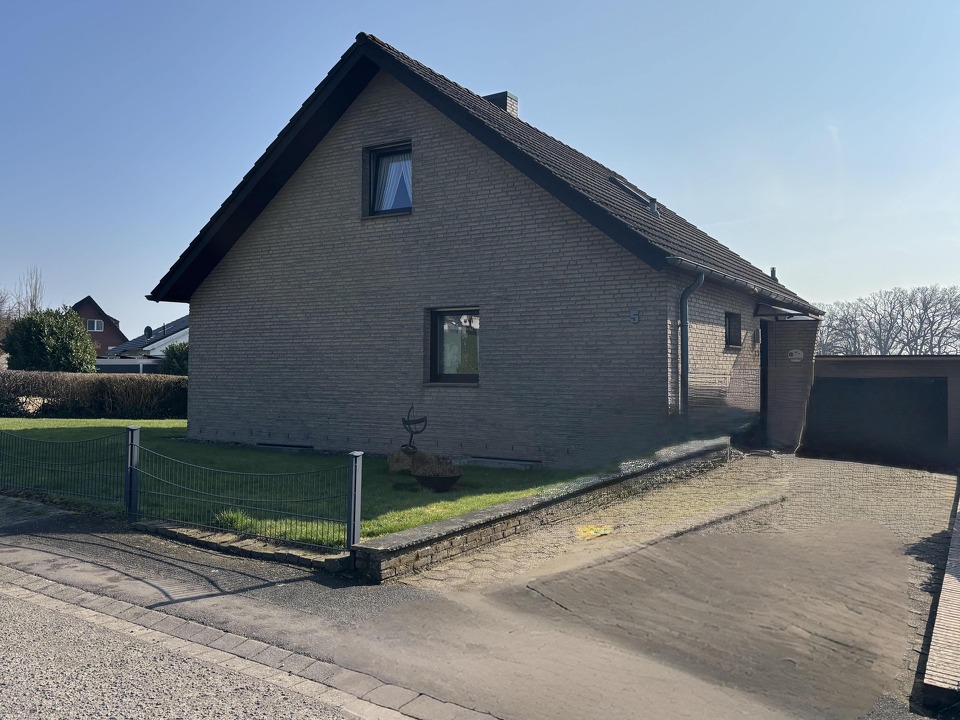 Straßenansicht