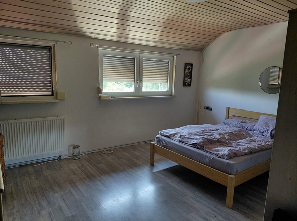 Schlafzimmer DG