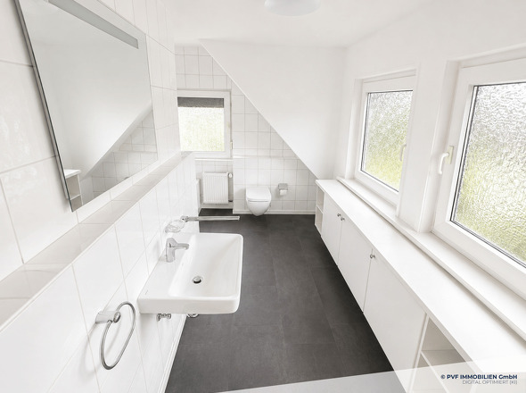 Badezimmer (OG)