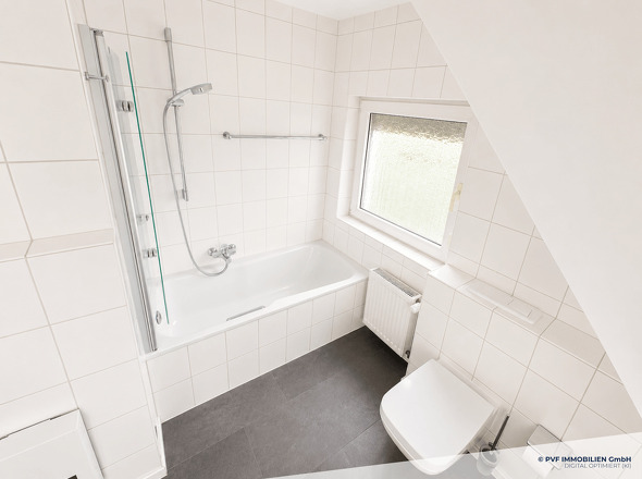 Badezimmer (OG)