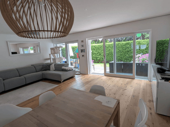 Wohnzimmer mit Esszimmer