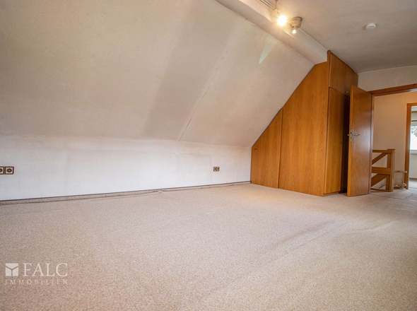 Großes Schlafzimmer