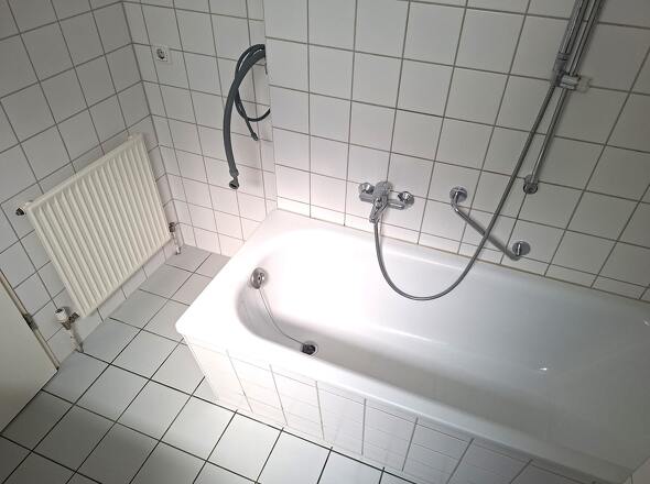 Bad mit Wanne