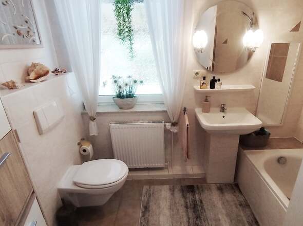Bad EG mit Wanne