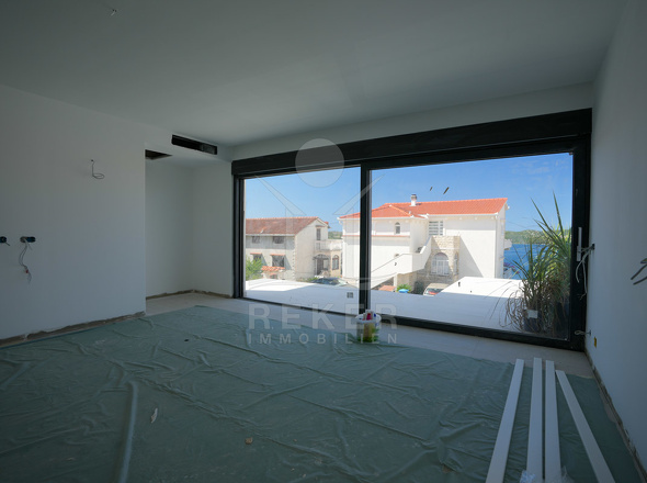 Moderner Luxus mit atemberaubendem Meerblick