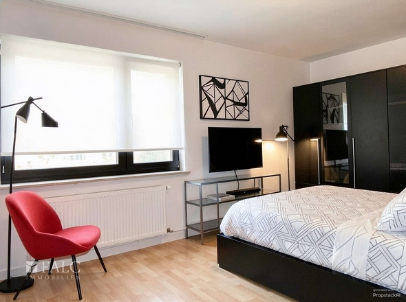 Schlafzimmer 1 von 5, KI bearbeitet