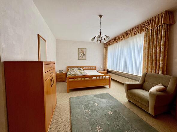 Schlafzimmer DG