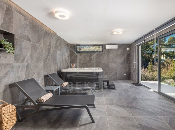 Spa-Bereich mit 50 m² für ultimative Entspannung