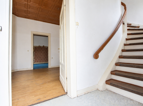 Eingangsbereich mit Treppenhaus