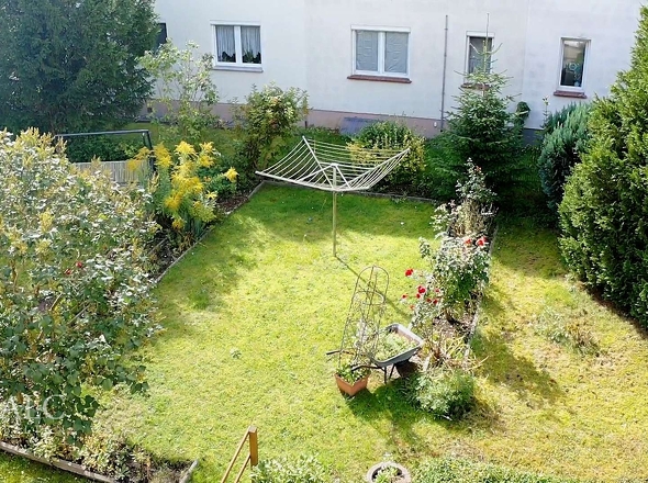 Garten vorm Haus 