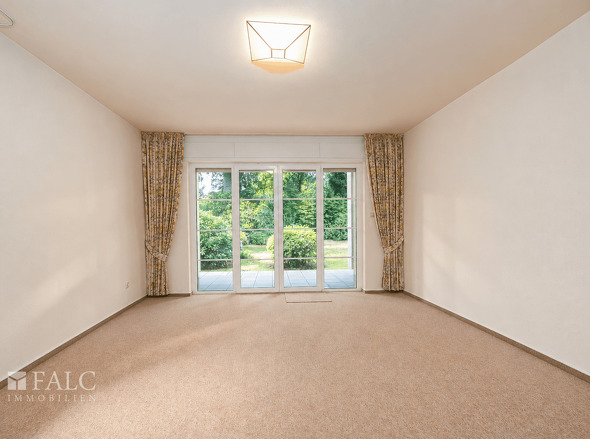 Speisezimmer (KI bearbeitet)