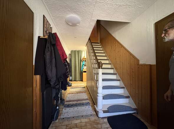 Flur und Treppe EG