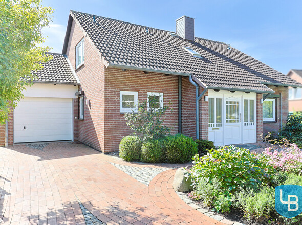 Einfamilienhaus mit Garage