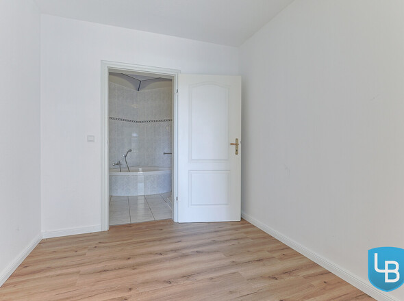 ...mit Ankleidezimmer...